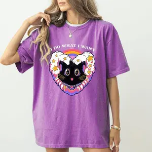 Bold Beauty: Plus-Size Women's Cartoon Slogan Washed Top — "Marching to My Own Beat" Black Cat & Rainbow Heart Print Washed Top; Purple Washed Y2K Style Top