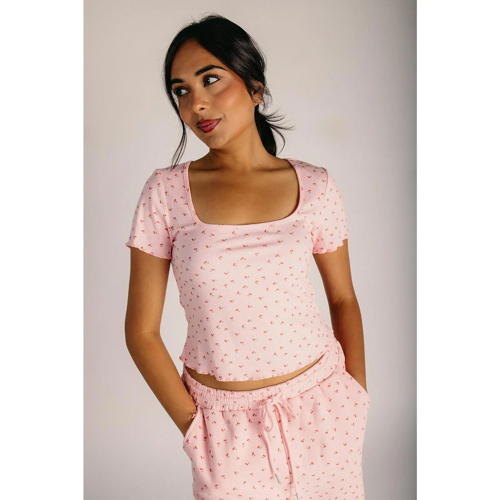 The Asper Scoop Neck Cherry Print Tee in Pink