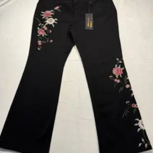 Ladies' pants