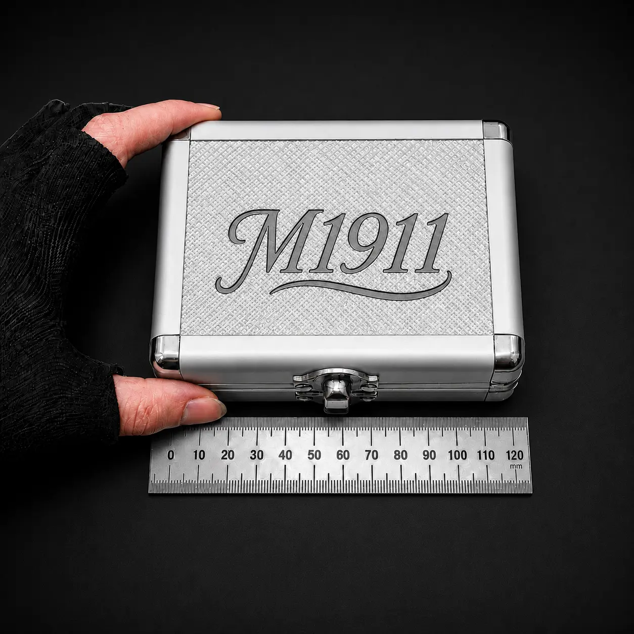 1:3 Scale Classic Mini Metal Mechanical Keychain, Safe Non-Firing Fidget Toy, Diecast Miniature Collectible Model, Portable Gift for Collectors