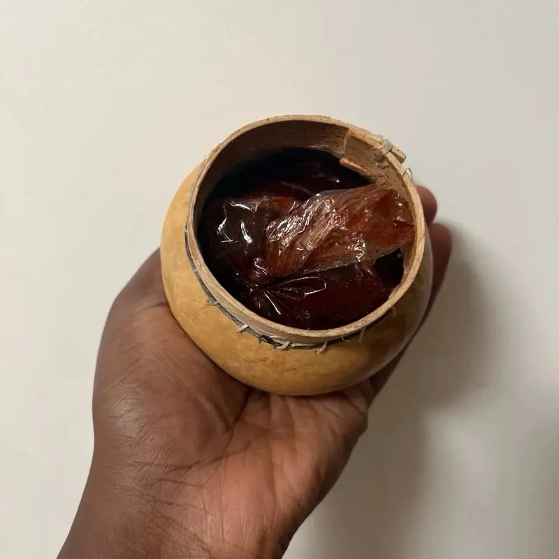 Thiouraye Incense in Calabash Container - Floral Sweet Earthy Scent for Home Perfume and Seduction - Traditional Recipe from Plants and Wood Chips