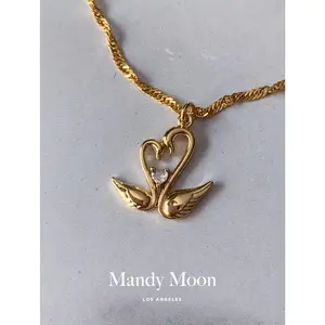 Swan Love Necklace
