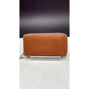 Pre-owned Louis Vuitton Leather Luxury Bags & Accessories Epi Zippy Long Wallet, Camel Date Code: CA0076J. Entrupy ID: T4JT2GR.