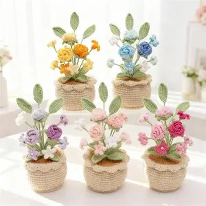 Handmade Knitted Rose Pot Plant Decoration, Decorative Flowers, Perfect Gift for Valentine's Day & Christmas, Unique Craft Design for Home Decor