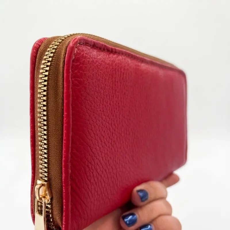 Artisanal plain women wallet. Artisanal plain women wallet.