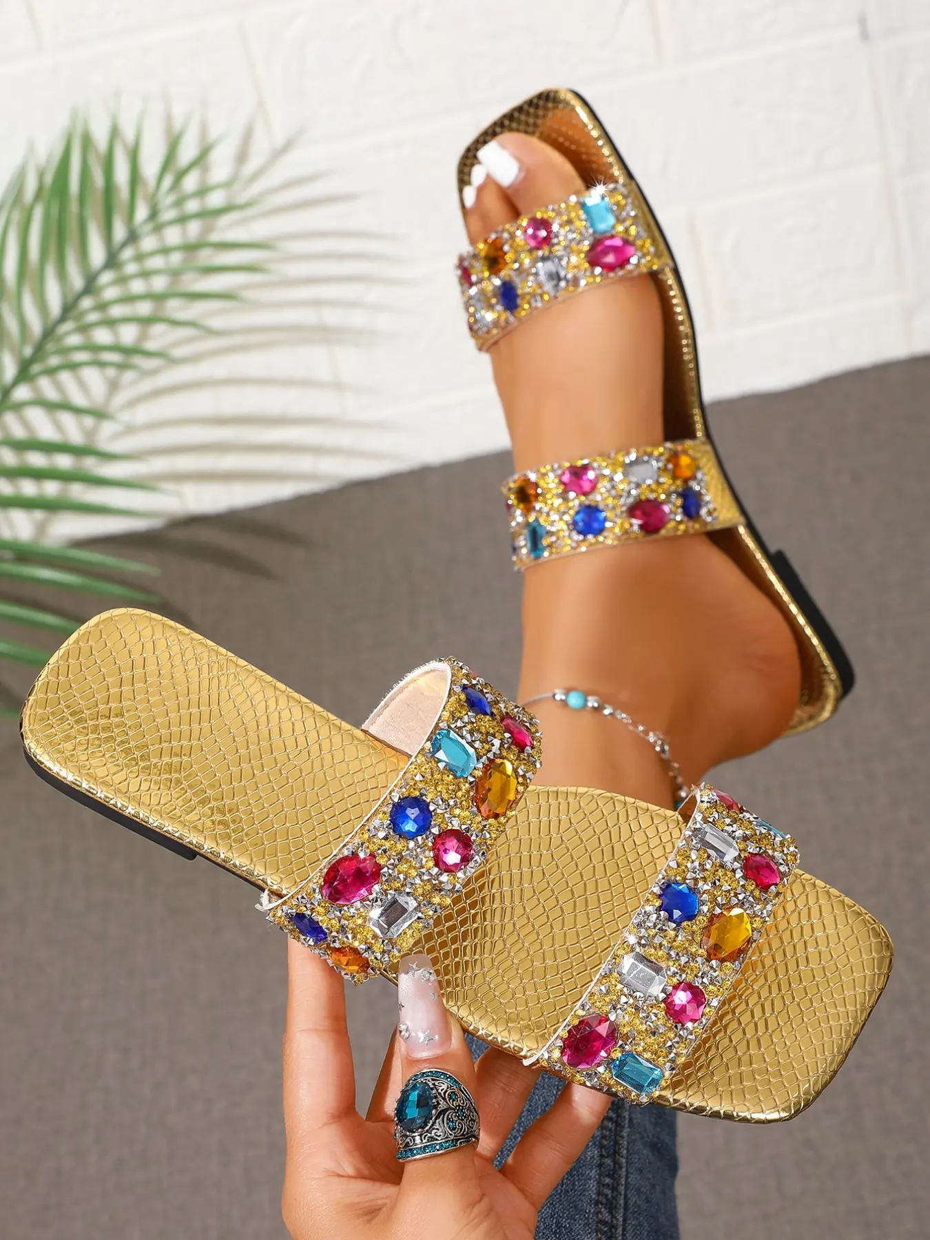 2026 New Rhinestone Slippers for Women, Snake Pattern Flat Sandals, Casual Outdoor Beach Shoes, Versatile One-Strap Design, Flat Summer Sandals, Casual Summer Footwear