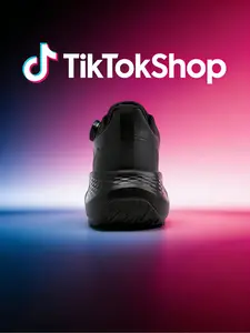 "The Internet's Viral Lazy Sneaker" - twist-to-tighten tech shoes released. 'Replaces traditional laces, easily handling sports and daily scenes.' Designed for fitness lovers and efficiency-seeking urbanites—step into the age of convenience.