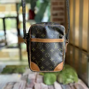Pre-owned Louis Vuitton canvas Crossbody Bags Danube Brown Monogram Vintage Crossbody Bag