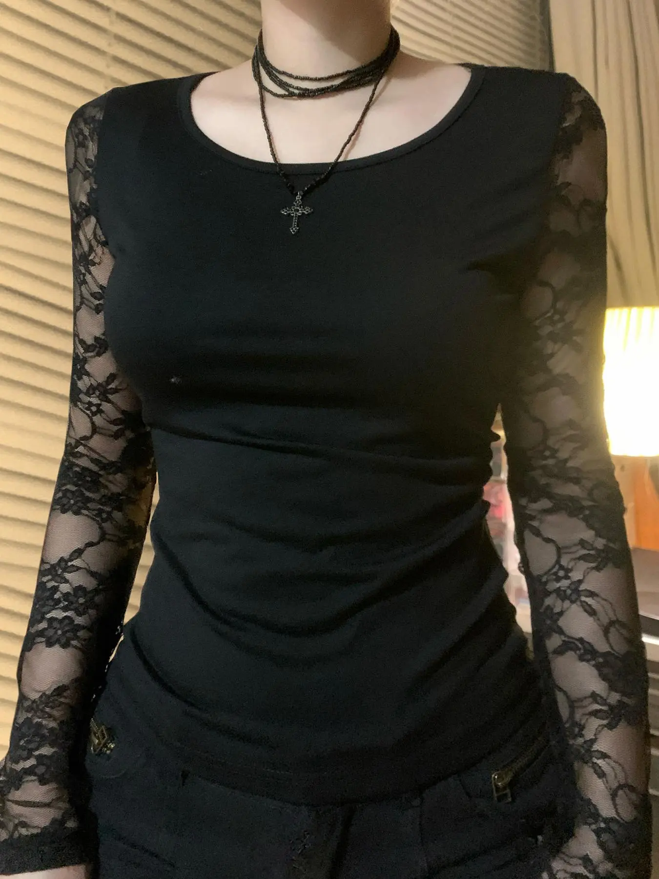 Women's Lace Trim Round Neck Tee, Y2K Trendy Long Sleeve T-shirt, Casual Classy Top for Daily Wear, Comfortable Ladies Fall & Winter Outfit, Blouses Shirts Tops, Womenswear