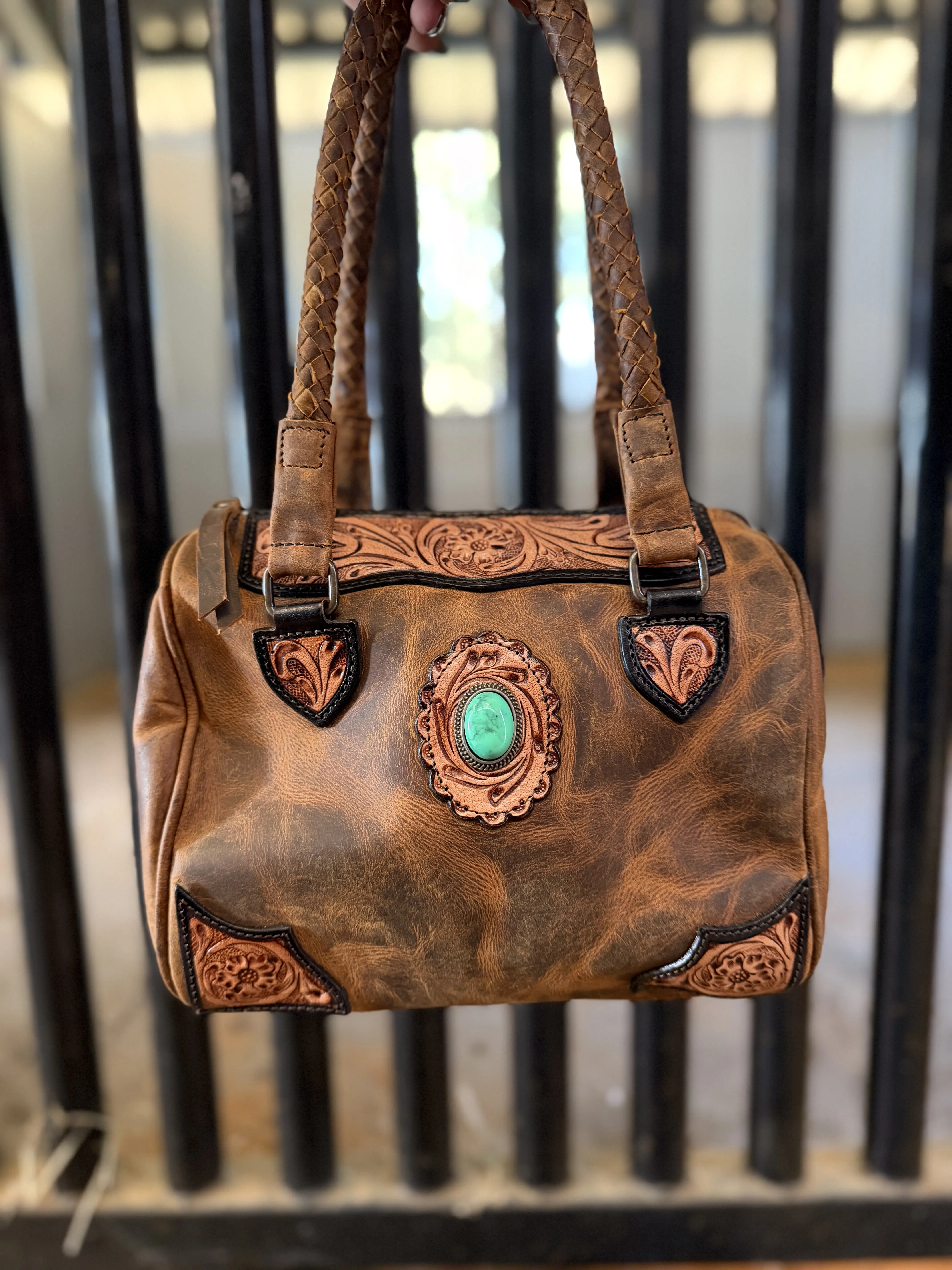 MEDIUM SIZED BECCA BAG