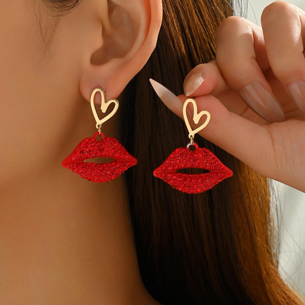 Unique diamond-embellished heart-shaped lip earrings, versatile and sophisticated, sexy and hot for parties