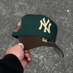 New Era NY Yankees Green Brown 9FORTY Snapback Vintage Streetwear Cap, 90s Style With Side Patch Hat Clean Outfit Match Gorra De Béisbol