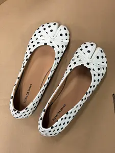 Retro vintage polka dot tabi flats for women with cute bow and split toe ballet shoes