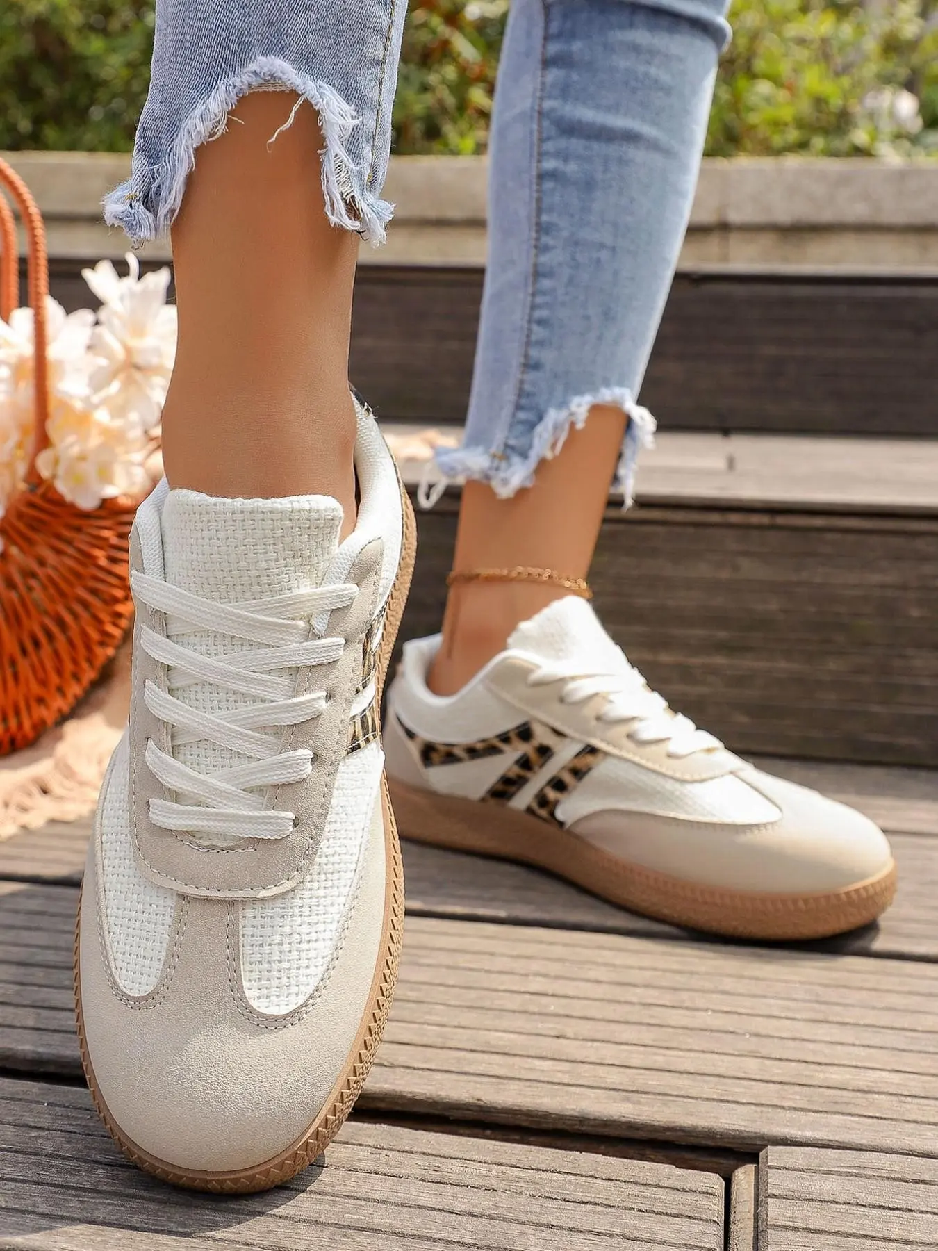 Mesh Leopard Print Stripe Sports Shoes, Laces Design Women's Casual Footwear, Comfortable and Stylish Athletic Sneakers, Low Top Sneakers