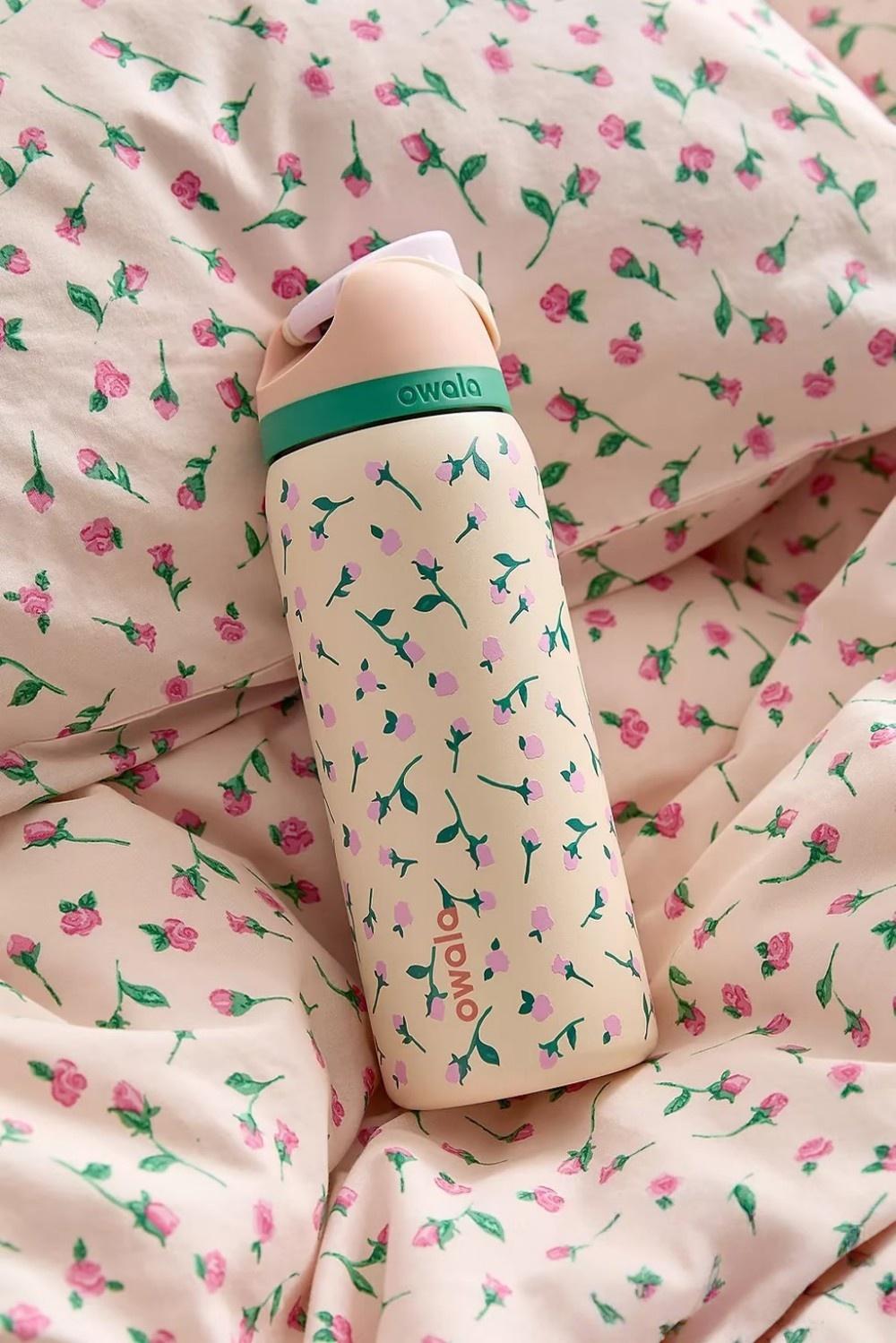 Owala 32-ounce stainless steel water bottle, available in multiple colors - a sports stainless steel water bottle with a straw.