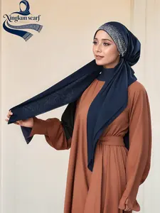 Women's Solid Color Rhinestone Decor Instant Muslim Hijab Tudung, Modest Fashion Breathable Hijab for Daily Wear, Women's Islamic Clothing for All Seasons Turban Hijab