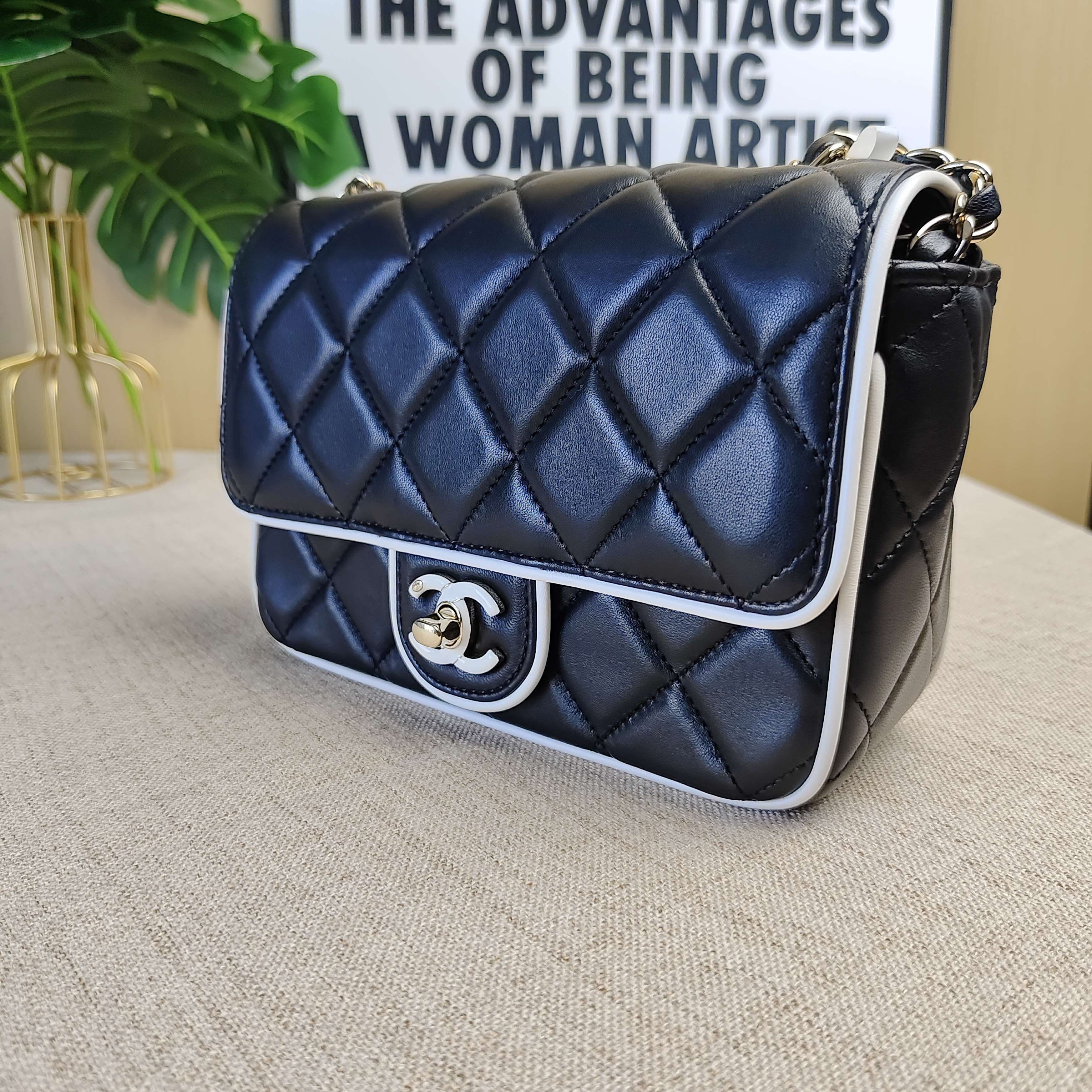 Pre-owned CHANEL Black White Trim Classic Flap