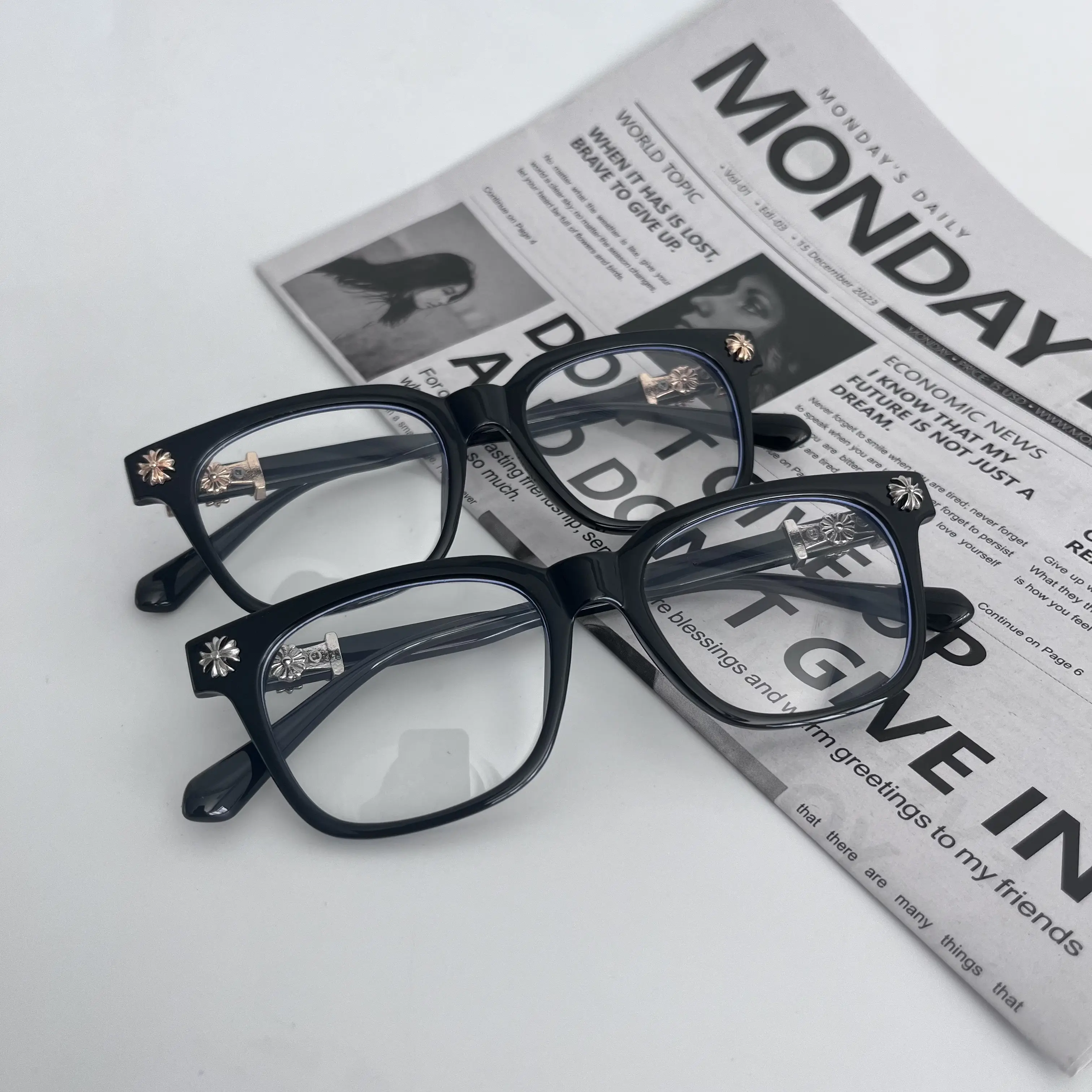 Fashion Glasses for Men-Women, Grunge Aesthetic Eyeglasses Frames, Ultra-Clear Anti-Glare Lenses, Hybrid Metal-PC Year-Round Durable Decorative Eyewear for Daily Outfits, Glasses Frame, Statement Glasses