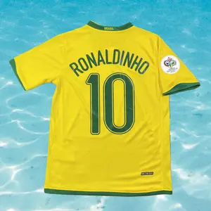 2006 Brazil Home Ronaldinho 10 short sleeve Soccer jersey