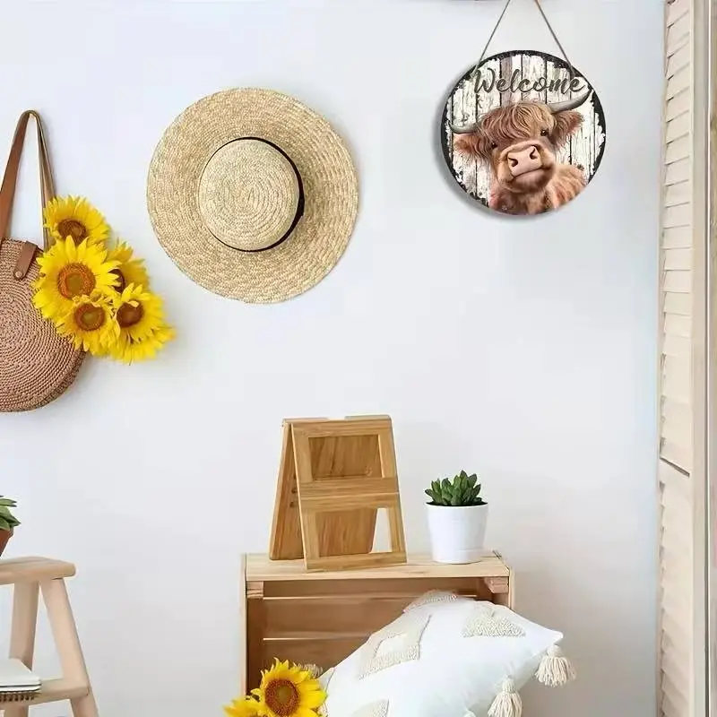 Round Farmhouse Style Wooden Welcome Sign, Classic Printed Cow Design, Home Decor Wall Hanging, Horizontal Placement, No Power Needed