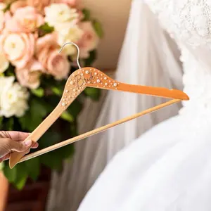 Personalized Pearl Wedding Hanger - Elegant Bride Design with Faux Pearl Accents for Special Occasions - Custom Name Engraving - Durable Wood Hanger - Perfect for Bridal Photos & Keepsakes