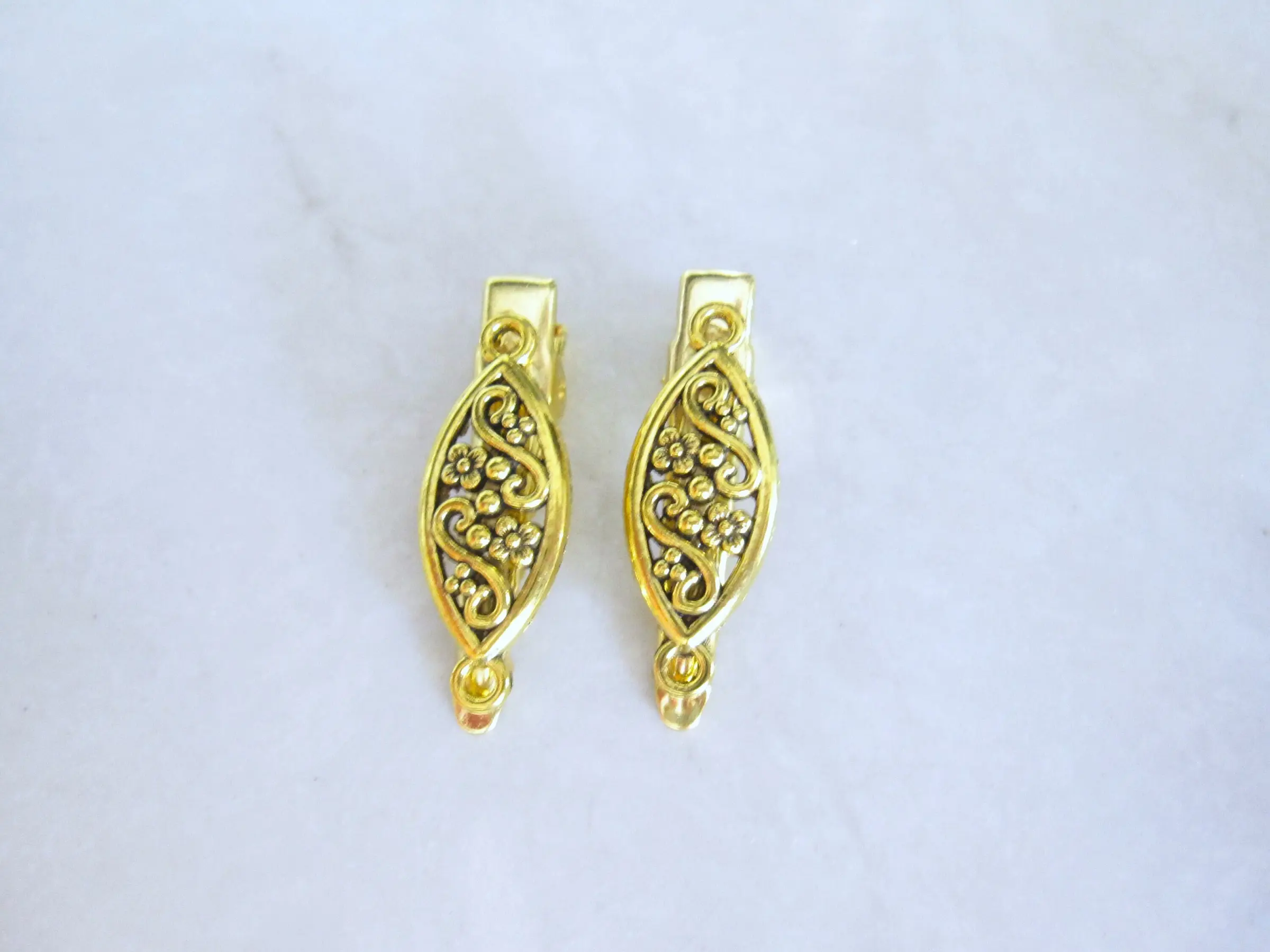2 Shiny gold tone metal filigree alligator hair claw clip fine hair