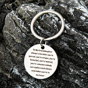 1pc Engraved Granddaughter Keychain - A Heartfelt Message From A Grandparent, An Inspiring One-of-a-kind Keepsake For Her The Perfect Gift For Loved Ones, Key Ring Remember Nobody Unique