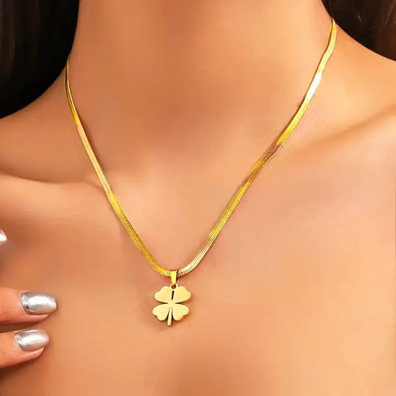 18k gold-plated fashion lucky four-leaf clover ray creative design pendant necklace, 316L stainless steel waterproof and hypoallergenic niche personality clavicle chain jewelry gift, daily versatile, perfect holiday gift, Christmas gift, for girlfriend