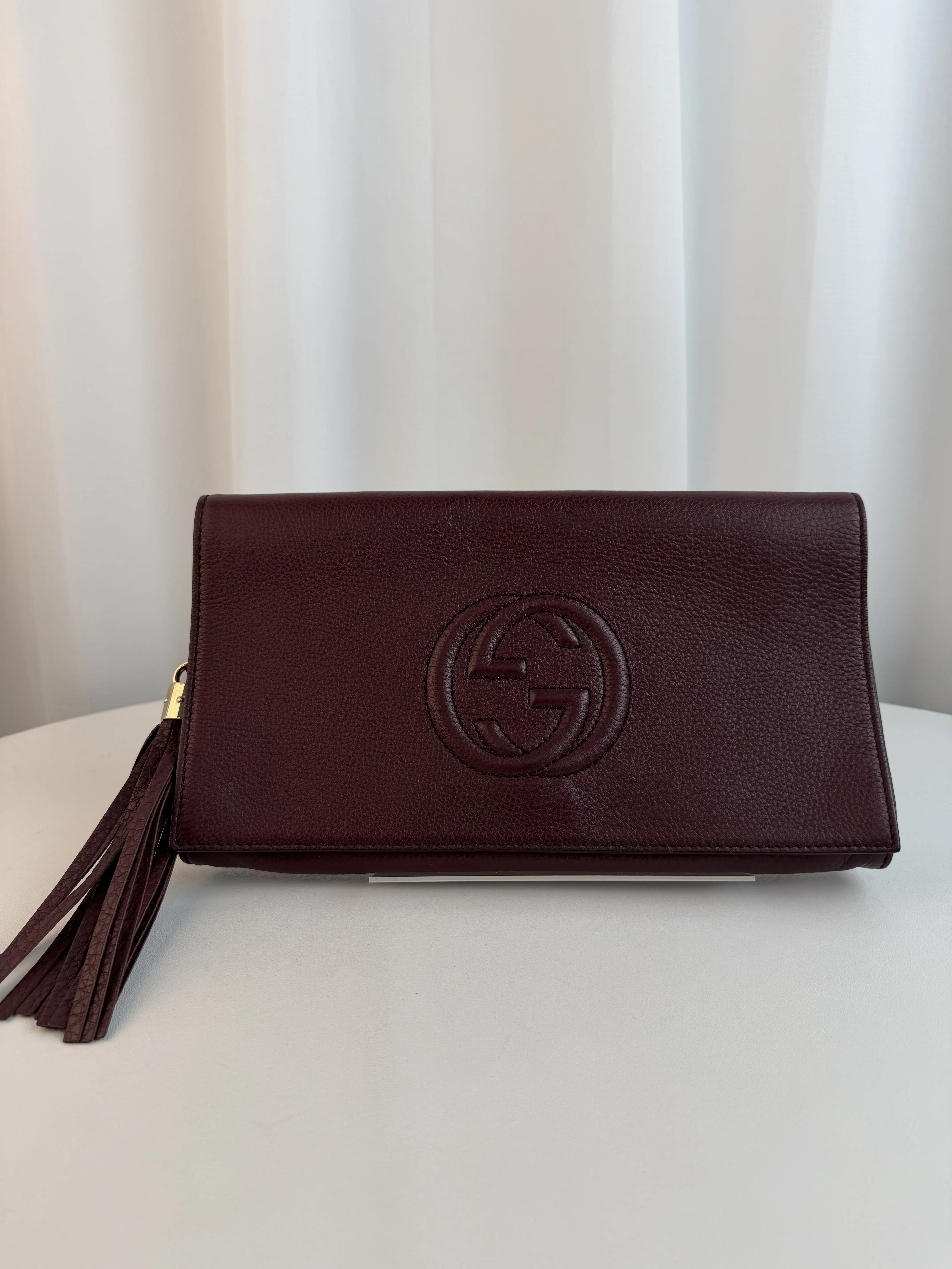 Pre-owned GUCCI Calfskin Clutches & Wristlets Soho Leather Tassel Clutch Wine Red Grained Clutch Bag