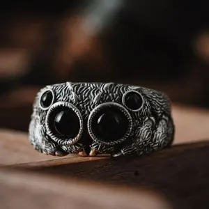 Vintage Gothic Spider Ring Featuring a Black Agate Eye - Flexible Open Style, Ideal for Festival Presents, Adjustable Ring | Vintage Additions