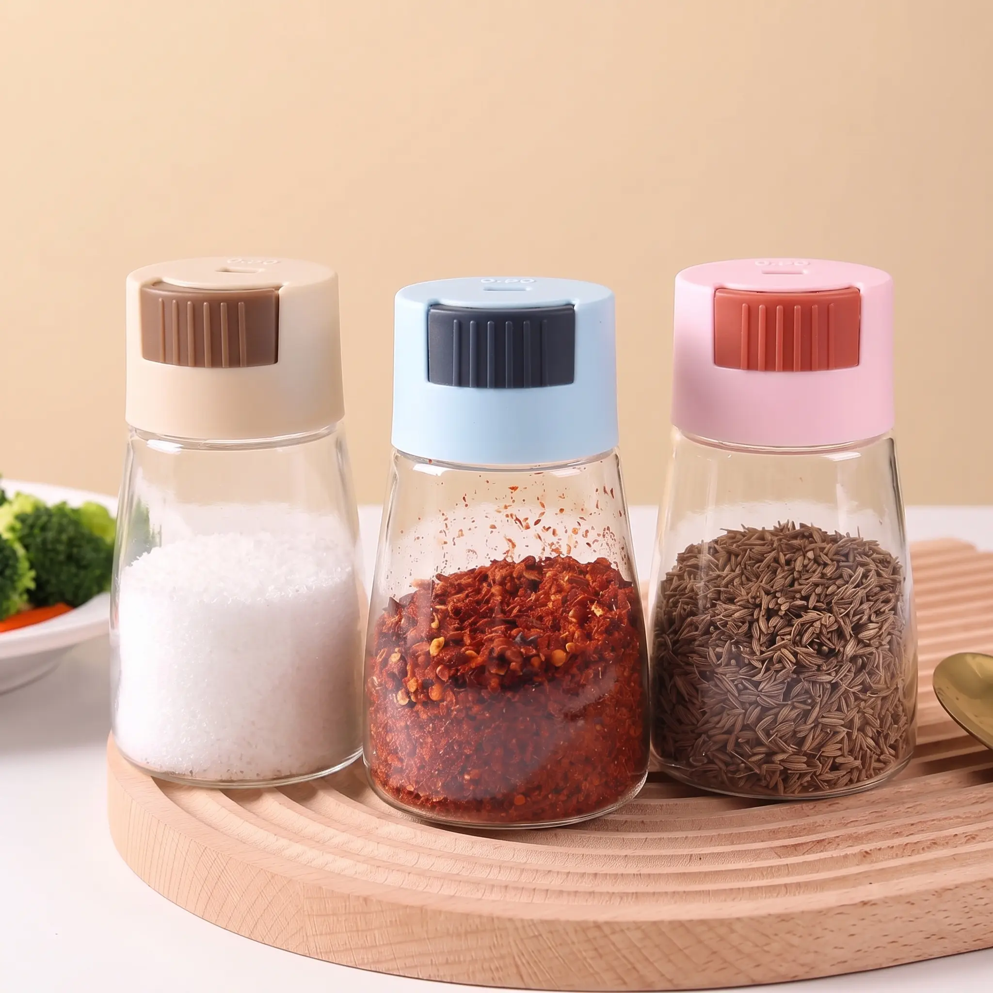 0.5g Per Press Salt and Pepper Shakers Moisture Proof Sealed Clear Glass Refillable Spice Dispenser for Home Kitchen Cooking Camping