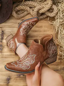 Women's Floral Embroidered Jeans Boots, Short Shaft Design, Fashion Western Style, Vintage French Chelsea Boots, Modern Accessories