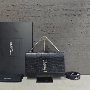 Pre-owned Yves Saint Laurent Leather Shoulder Bags YSL 7.8'' R14709 Shoulder Bag C14305526049 0708 T5 Betsy