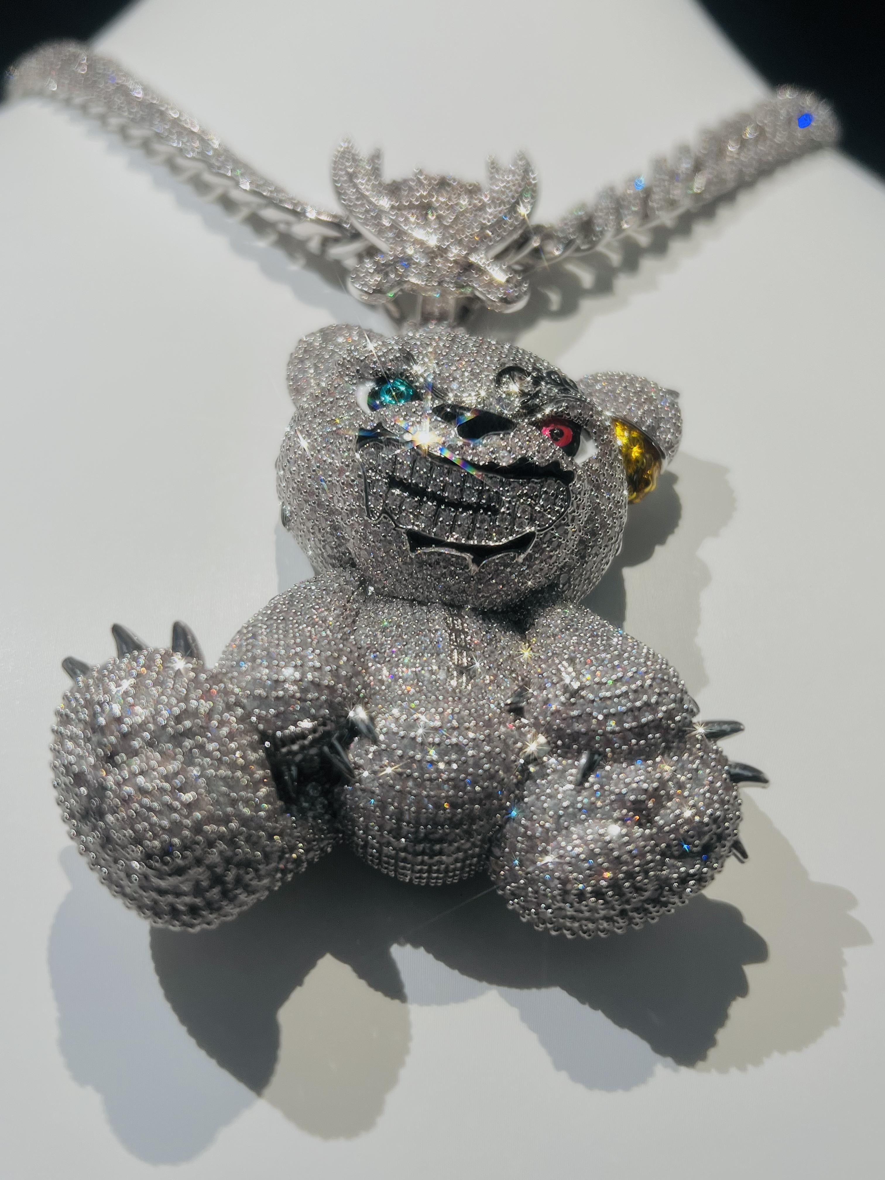 Luxury Little Ice Bear Customized Pendant Ice Crystal Electroplating Process Full Diamond Luxury Pendant Hip Hop Style Little Bear Silicone Diamond Path Tester Gold Plated Fashion Trend Hip Hop Street Culture Jewelry, Father's Day and Mother's Day Gifts