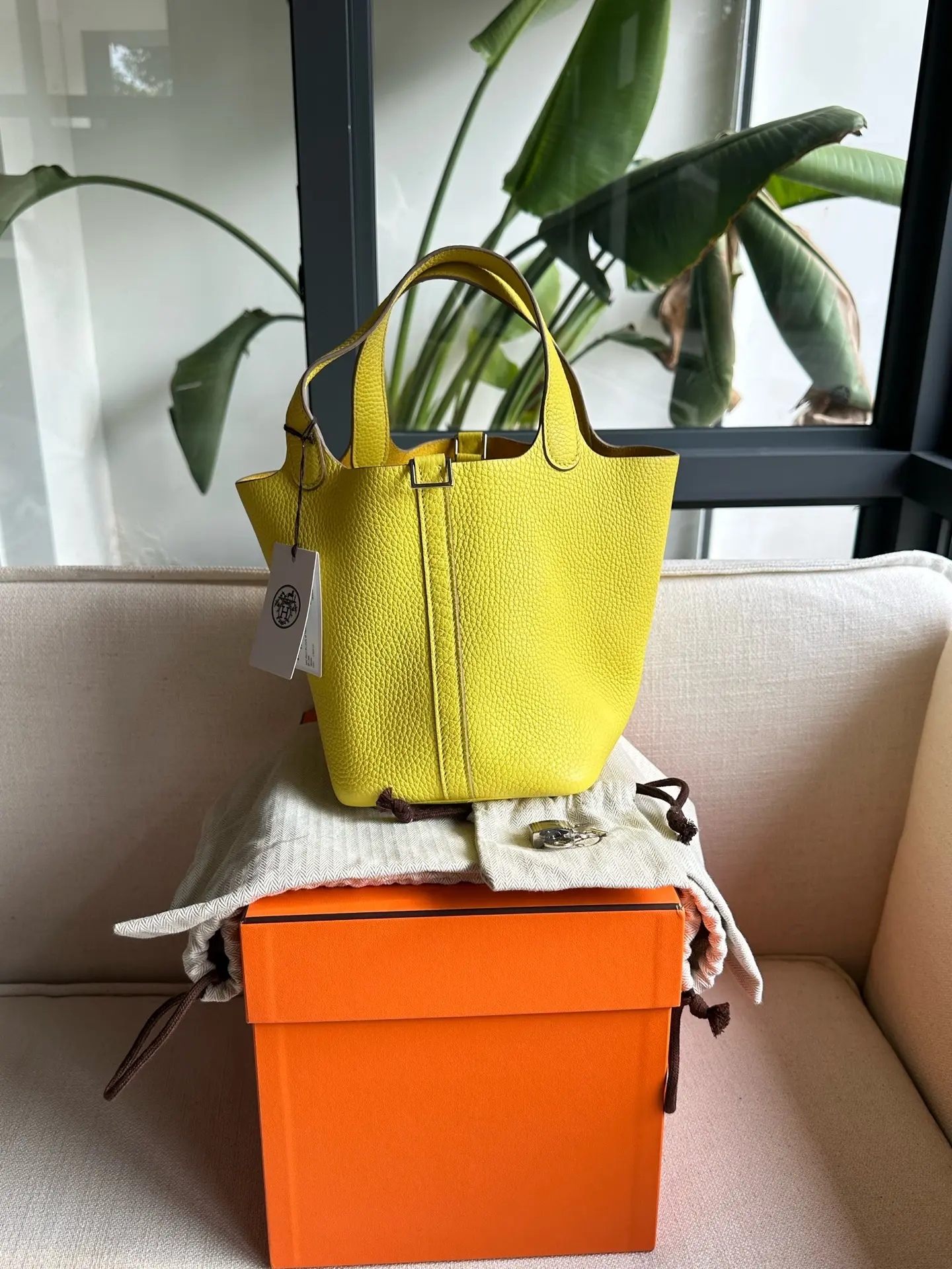 Pre-owned HERMÈS W07A18004 Hermes Picotin 18 in 9R Lemon yellow U stamp