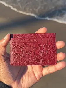 Genuine Leather Lion Wallet – 4 Card Slots, Center Pocket, RFID Blocking | Slim Minimalist Design