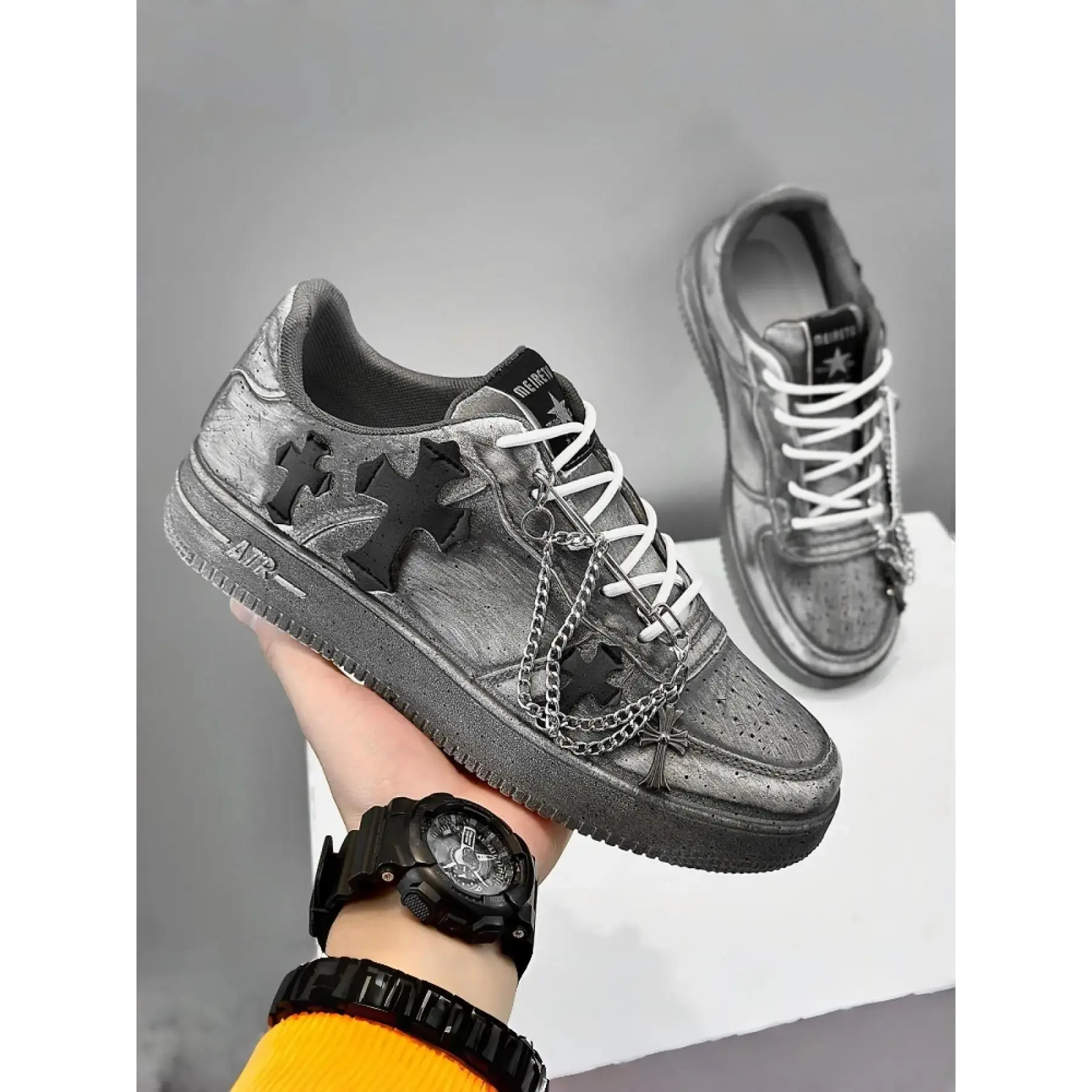 Men'S Retro Fashion Casual Sneakers - Metal Chain + Cross Decoration, Distressed Design, Suitable For Daily Wear And Trendy Looks, Comfortable And Eye-Catching, Sneakers