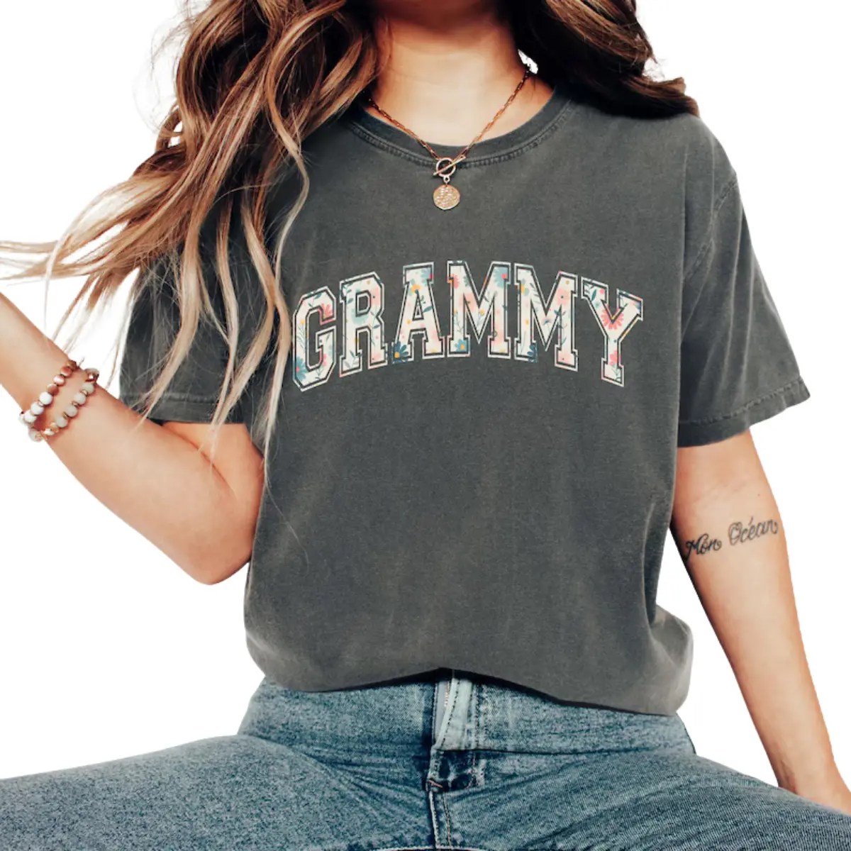 Grammy T-Shirt – Cute Grandma Shirt with Floral Lettering, Trendy Gigi Tee, Lovely Mimi Outfit, Granny Birthday Gift for Sweetest Grandma Cotton Top Womenswear Tshirt Basketball Comfy Light Loose
