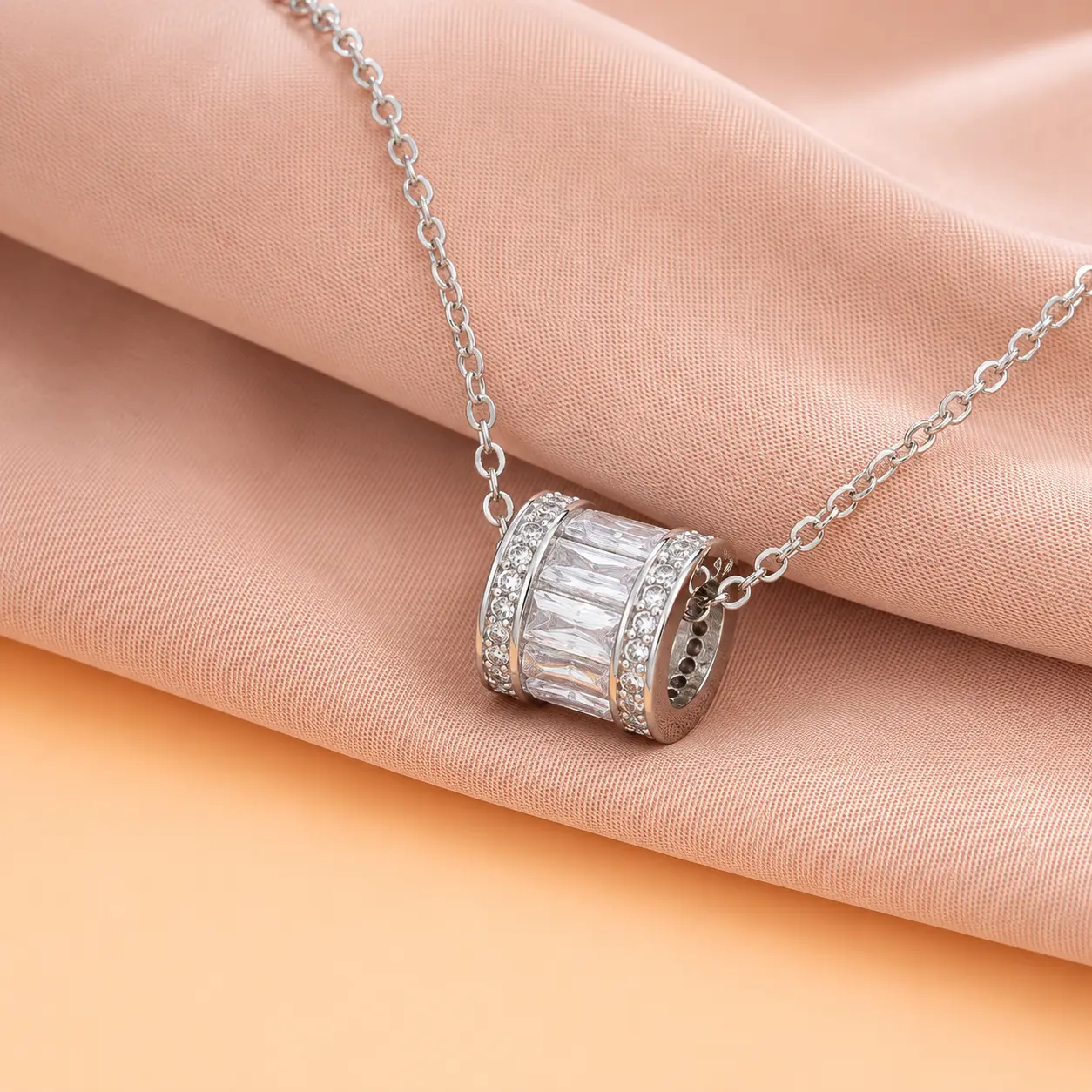 New Fashion 925 Sterling Silver Jewelry Round Ball Simple Exquisite Female Wild Crystal Clavicle Chain Pendant Necklaces  XL059