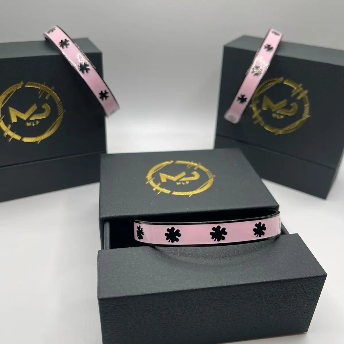 Clover Bracelet Pink & Black