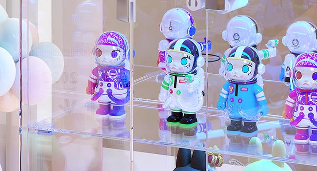 Miu vanity Display Cabinet with Glass Doors,Storage Cabinet with 3 color light,2-Tier Curio Cabinet case for Collectibles,Toys，Books，for Playroom，Bedroom，Study Room,Black,Pink