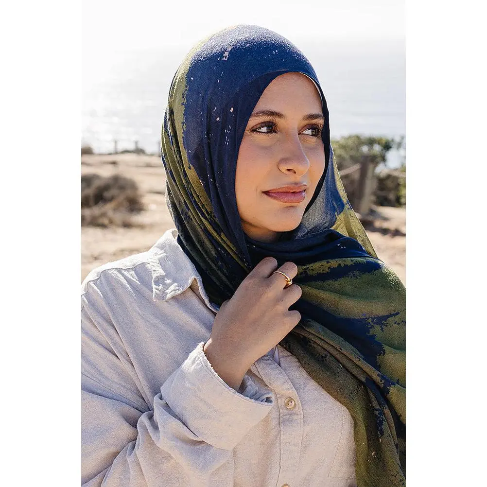 Bamboo Woven Printed Hijab - Midnight Meadow
