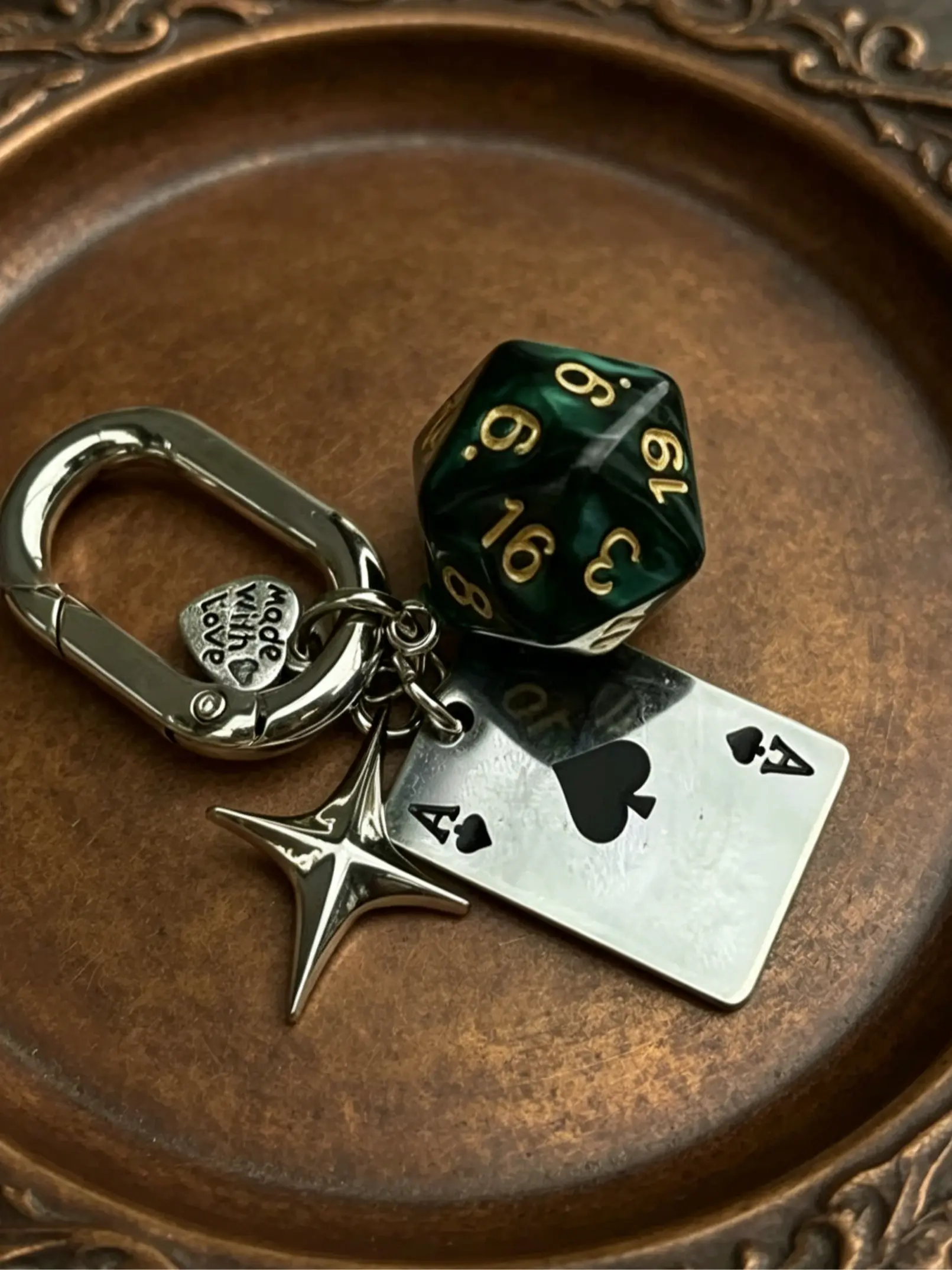 Dice & Poker Card Design Keychain, Lucky Charm Keyring for Car Keys, Fashionable Daily Accessory, Men's Accessories for Men & Women outdoorfun