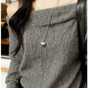 Simple metal cube pendant necklace for women, featuring a sophisticated and luxurious look, a small and niche sweater chain, long length, pull-out design, adjustable accessory. cute gifts girlfriend daughter om Versatile Heart friendship bracelets men