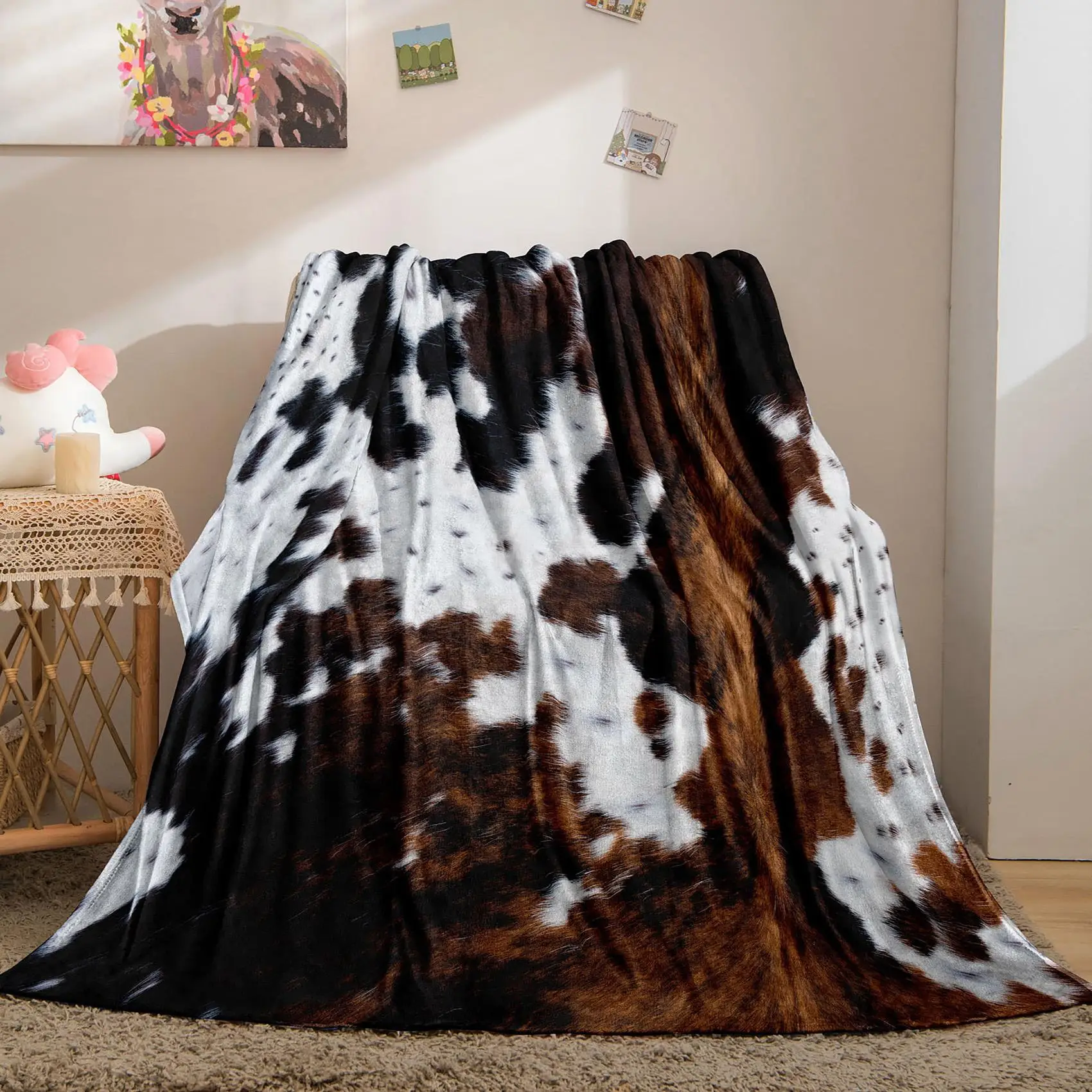 Cow Print Flannel Blanket 1 Count, Soft Throw Blanket, Warm Nap Blanket for Home Office Travel, All Season Blanket, Breathable Comfortable Blanket, Co