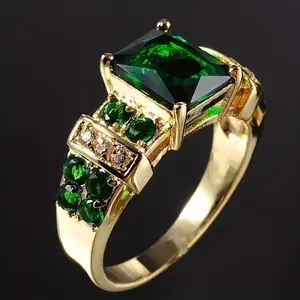 Golden Faux Emerald 1pc Rhinestone Ring - Costume Jewelry For Men & Women