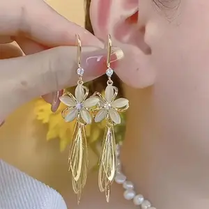 2024 New Korean Trend Long Tassel Ear Line Crystal Chain Drop Earrings - 3D Rose Flower-Shaped Flower Cluster Floral Boho Women's Daily Jewelry Party Gifts, Flower Cluster Earrings, 3D Flower Earrings
