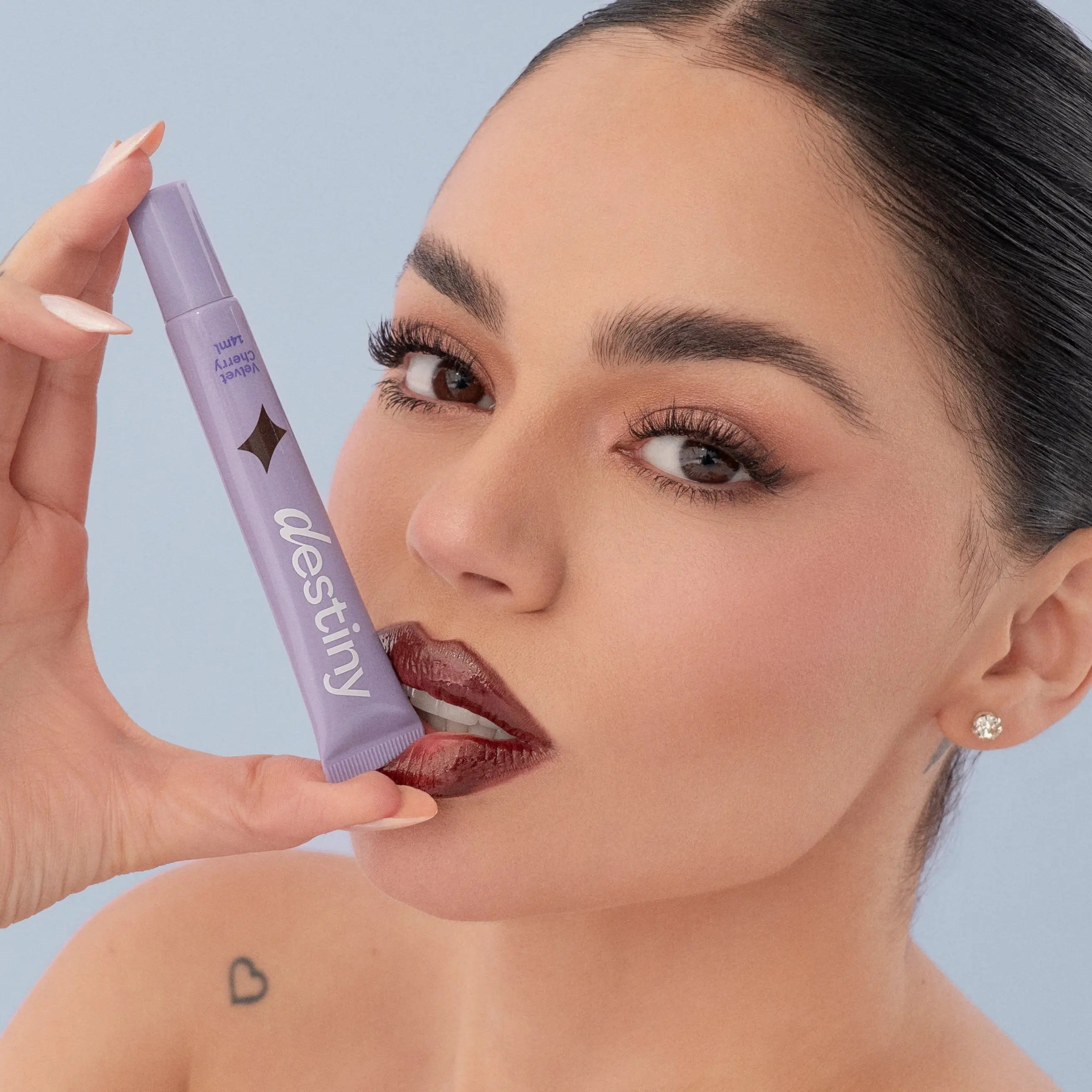 Lip Gloss Destiny by La Segura – Natural Shine, Light Texture, and Touch of Color