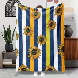 1pcs Sunflower Striped Pattern-Themed Flannel Blanket, Digital Print, Sofa Bed Cover Blanket, Skin-Friendly Soft, Christmas New Year Gift, Suitable For All Year Round