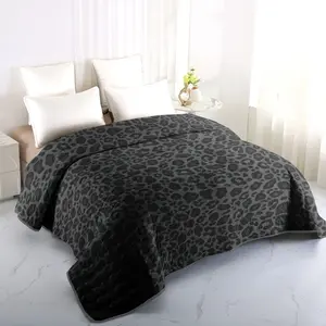 Classic Leopard Print Bed Cover, Super Soft Microfiber, Comfortable Bedding, All Seasons Home Dormitory, Perfect Holiday Gift, Soft Quilts Bedspreads